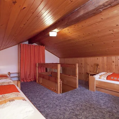Holiday home Monteschiel Buerserberg